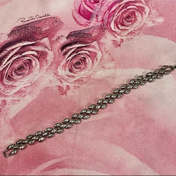 VINTAGE Silver Band Smooth Beadlike Chain Bracelet Layer 😍 - Picture 2 of 3